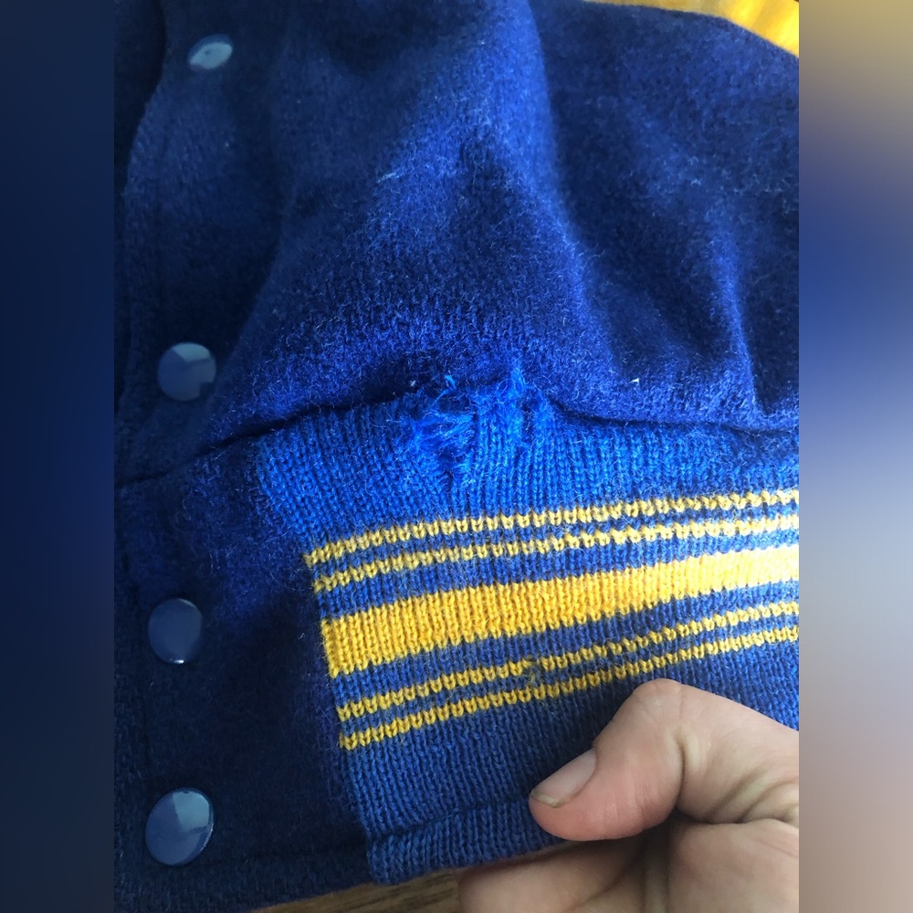 Fab Knit Holts Sporting Goods Varsity Bomber Jacket Sz 40 Yellow Blue H Milby - Picture 4 of 13